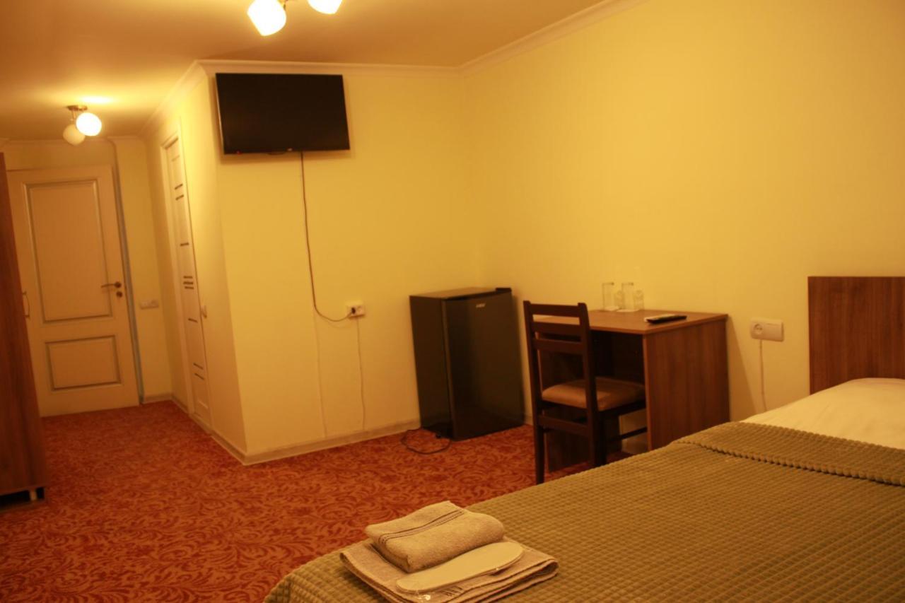 Hotel International Jerevan Exteriör bild