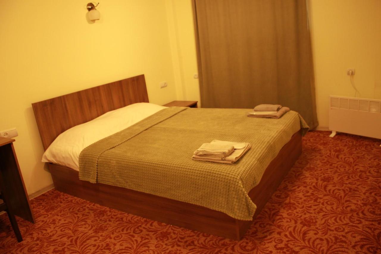 Hotel International Jerevan Exteriör bild