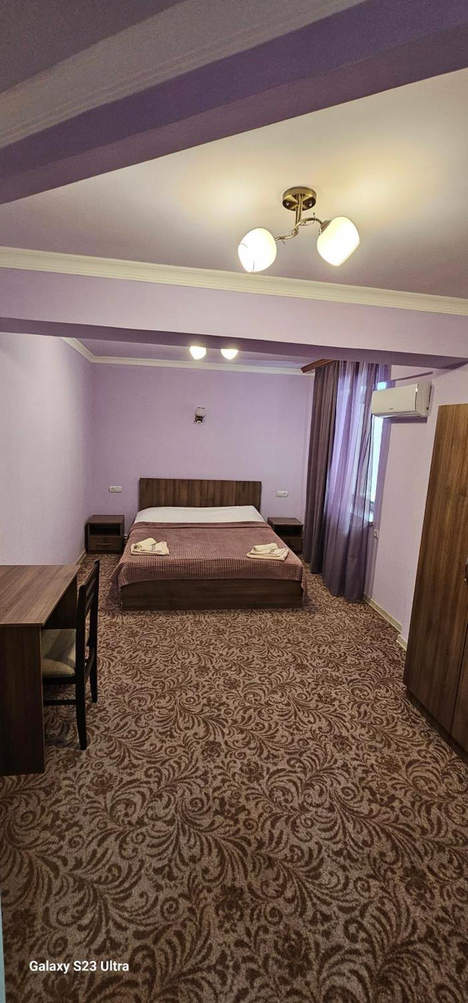 Hotel International Jerevan Exteriör bild