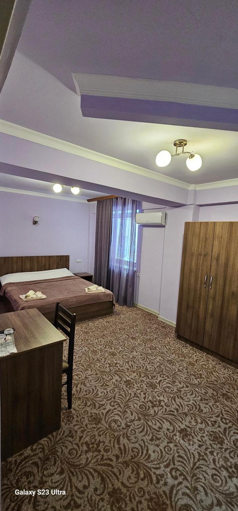 Hotel International Jerevan Exteriör bild
