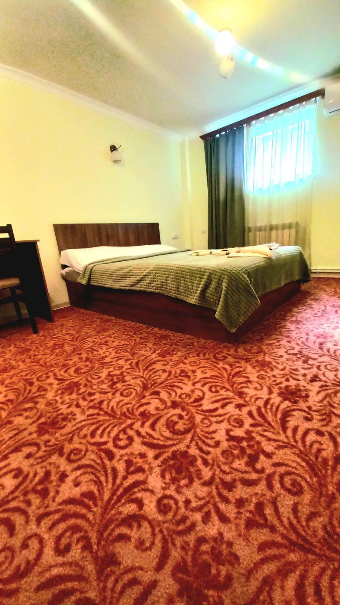 Hotel International Jerevan Exteriör bild